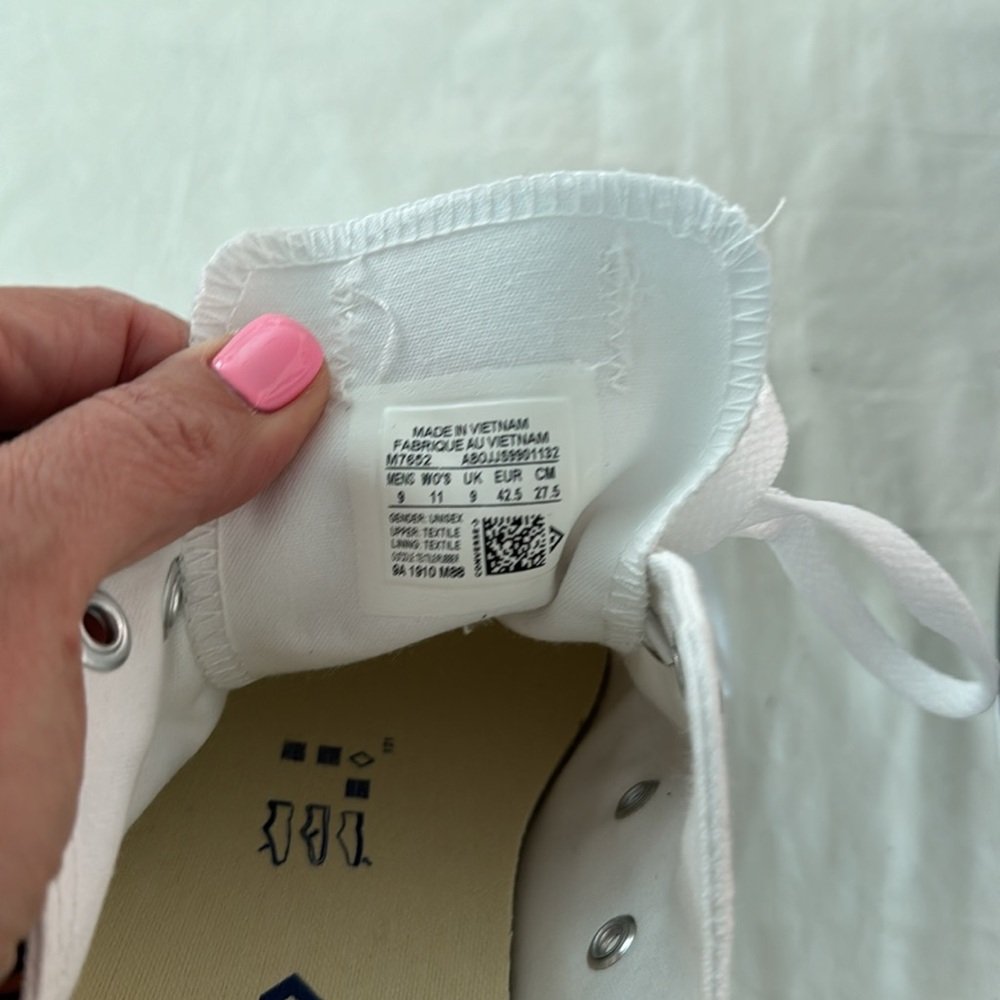 Converse-Disney - Picture 10 of 10